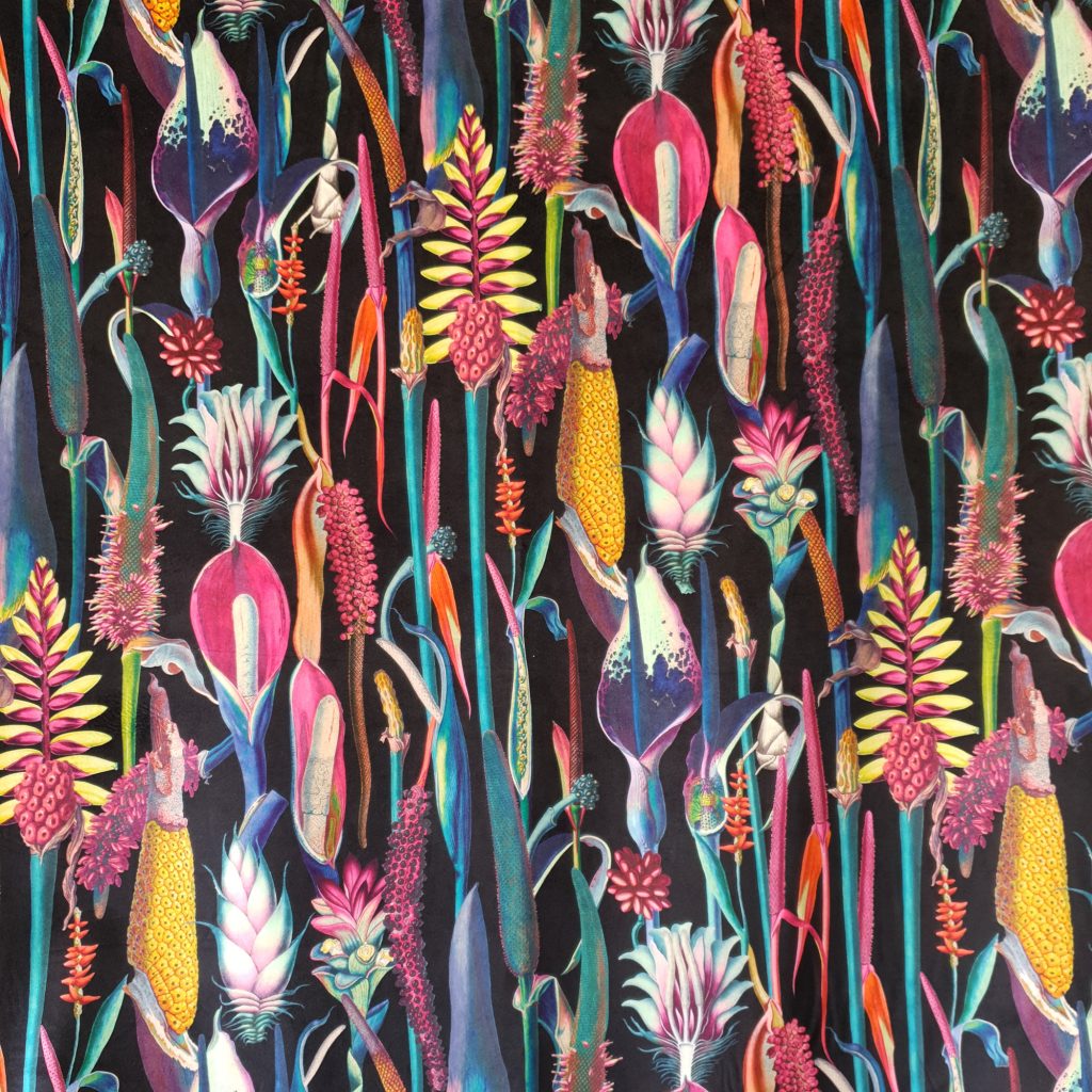 2K Gallery - Vertical Flowers Black